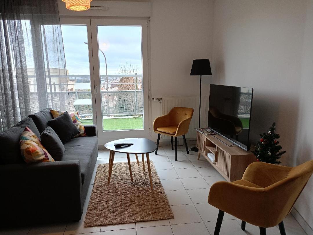 Superbe Appartement ,Proche De Paris, Dans Residence Privee , Ideal Familles, Parking Et Wifi Gratuits! ! ! Vitry-sur-Seine Exterior foto